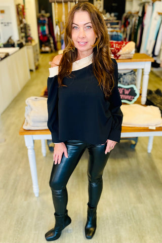 The Q2 Leather Look Leggings - Black